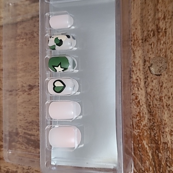 2/$16 Camouflage Press On Nails - Picture 8 of 9